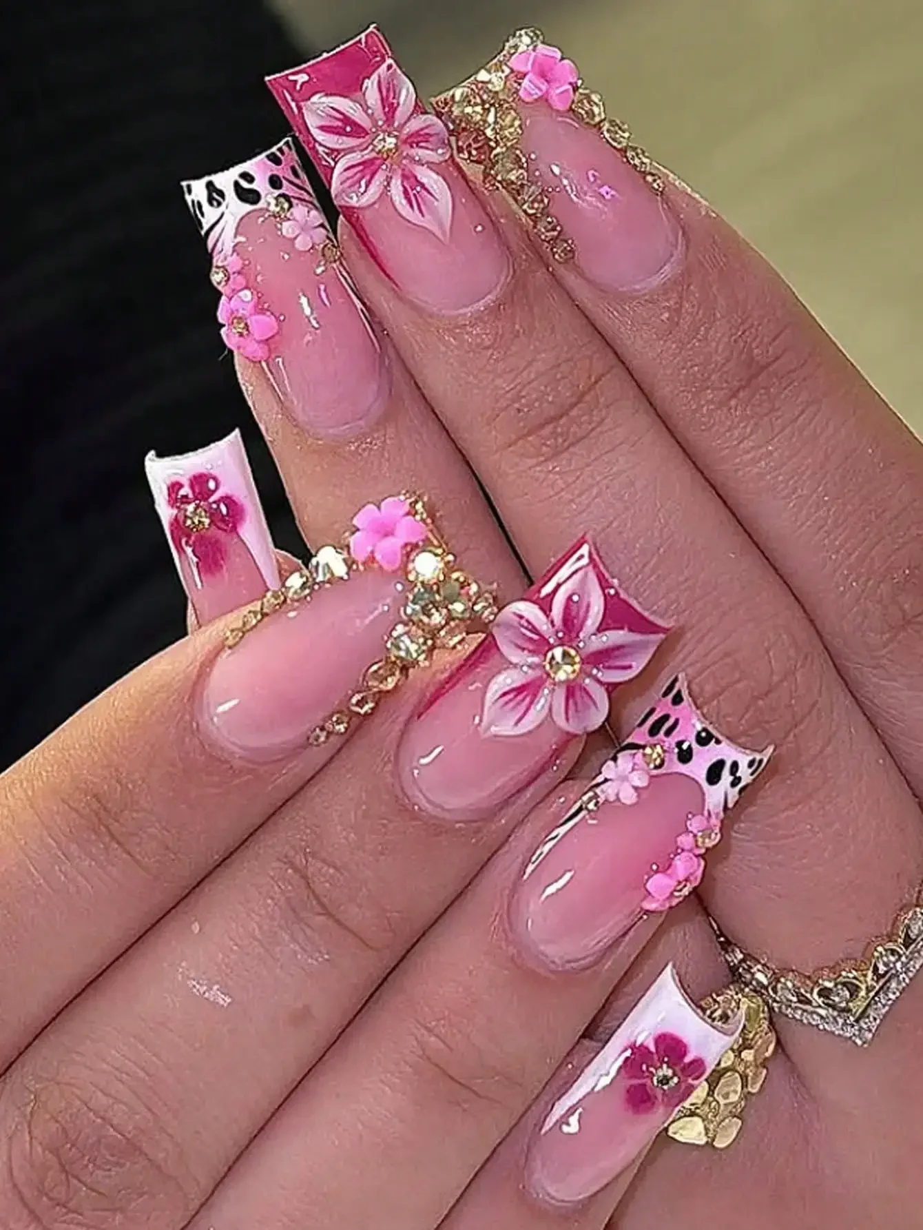 24pcs/Set Y2K Baddie Style Medium-Long Press-On Nails, Featuring Sweet Pink Leopard Print, French Manicure, And 3D Floral Crystal Decor Design, Suitable For Girls/Women For Daily Wear, Parties, And Celebrations Nail Supplies
24pcs/Set Y2K Baddie Style Medium-Long Press-On Nails, Featuring Sweet Pink Leopard Print, French Manicure, And 3D Floral Crystal Decor Design, Suitable For Girls/Women For Daily Wear, Parties, And Celebrations Nail Supplies