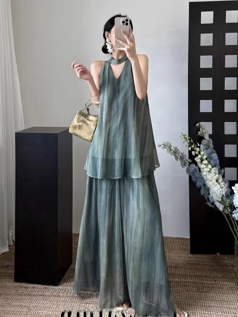 Summer Vacation Dyeing Neck Hanging Loose V-neck Tank Top High Waist Slimming Skirt Set Elegant Princess Sleeve Seven-eighths...
Summer Vacation Dyeing Neck Hanging Loose V-neck Tank Top High Waist Slimming Skirt Set Elegant Princess Sleeve Seven-eighths...