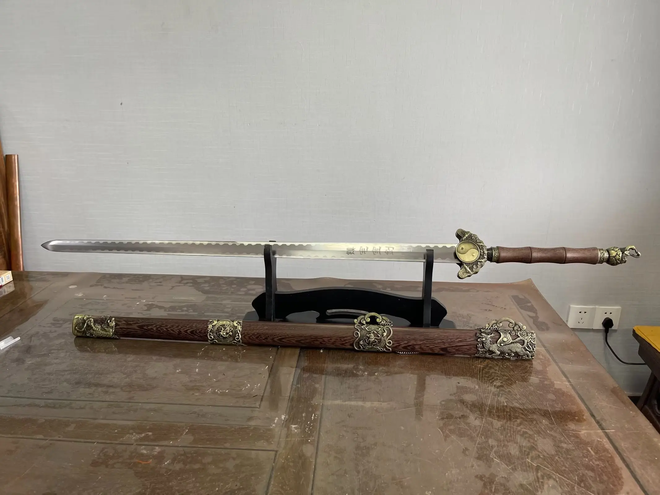 110cm martial arts skill, Tai Chi sword, decoration, Samurai Sword, carbon steel, not sharp, lucky feng shui katana gift, wooden
110cm martial arts skill, Tai Chi sword, decoration, Samurai Sword, carbon steel, not sharp, lucky feng shui katana gift, wooden