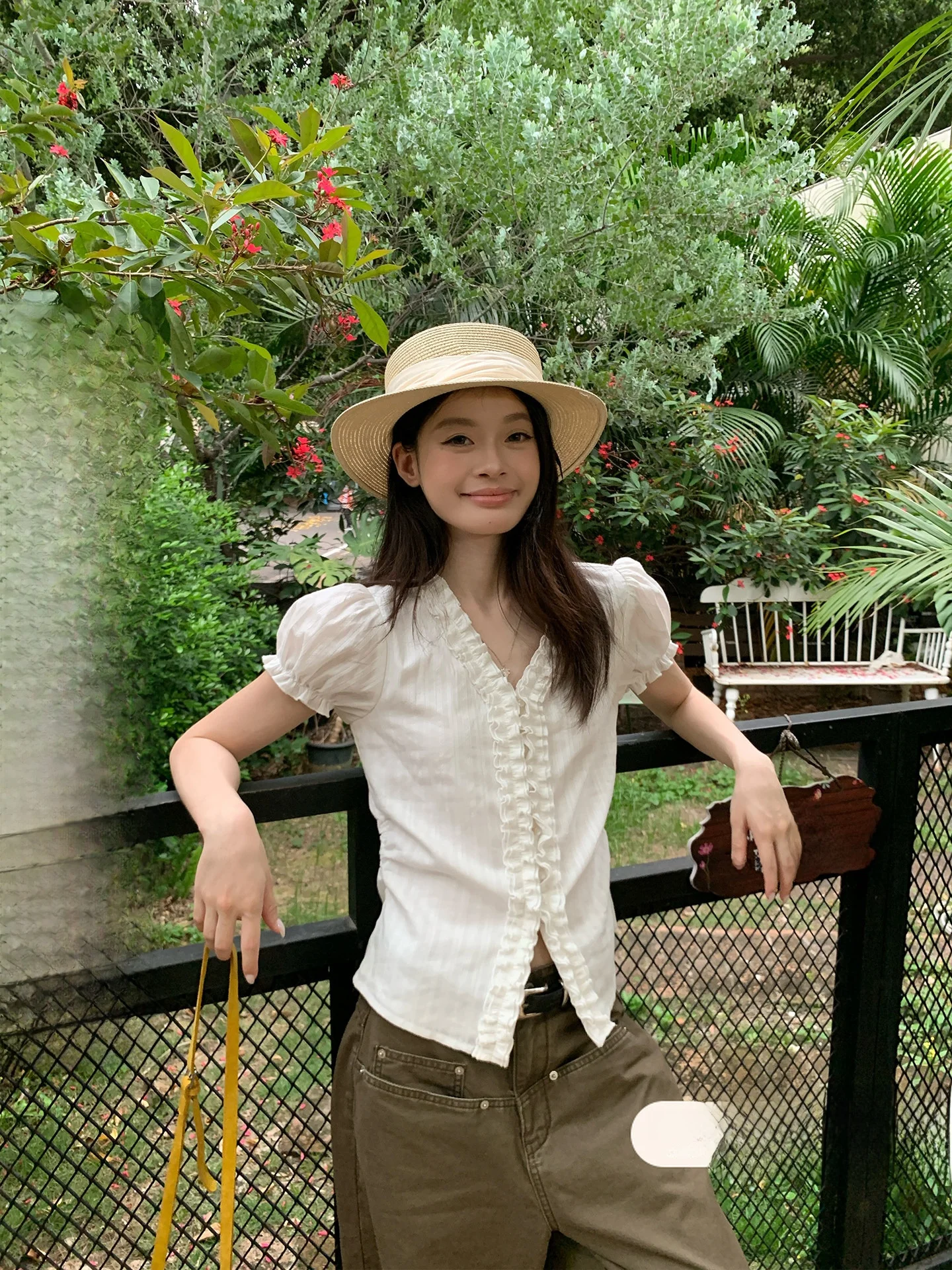 White Bubble Sleeve Shirt Women's Summer Floral Trim Unique Beautiful Single Wear Song Zhengen Commute Style Korean Version S...
White Bubble Sleeve Shirt Women's Summer Floral Trim Unique Beautiful Single Wear Song Zhengen Commute Style Korean Version S...