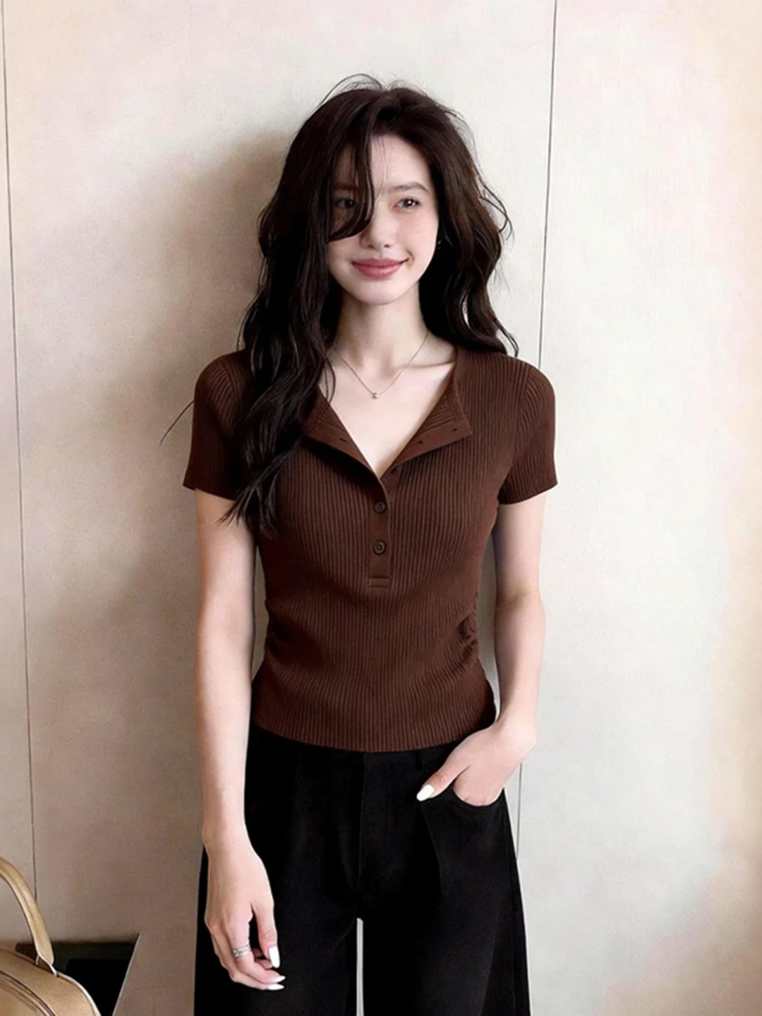 Retro Large Size Coffee Knitted Short Sleeve T-Shirt Women's Summer New Style Shirt Top Trendy Korean Style Commute Wind
Retro Large Size Coffee Knitted Short Sleeve T-Shirt Women's Summer New Style Shirt Top Trendy Korean Style Commute Wind
