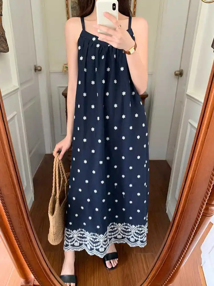 Clothland Women Chic Floral Embroidery Dress V Neck Sleeveless Lace Navy Blue Summer Vintage Midi Dresses Mujer QE099
Clothland Women Chic Floral Embroidery Dress V Neck Sleeveless Lace Navy Blue Summer Vintage Midi Dresses Mujer QE099