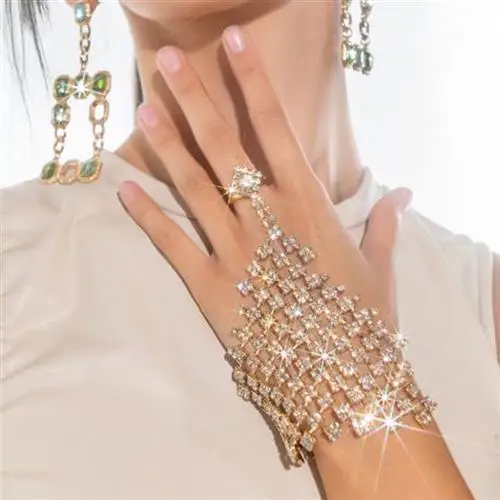 Fashionable Crystal Finger Bracelet Bohemian Sexy Sparkling Women's Jewelry out New Style Plant Floral Design Zinc Alloy
Fashionable Crystal Finger Bracelet Bohemian Sexy Sparkling Women's Jewelry out New Style Plant Floral Design Zinc Alloy