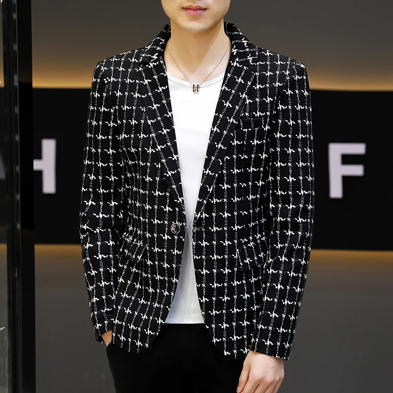 The new Danxi casual suit men's small suit checkered casual suit jacket is a fashionable and versatile men's top
The new Danxi casual suit men's small suit checkered casual suit jacket is a fashionable and versatile men's top