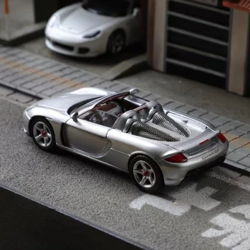 Забавная модель FM 1:64 Carrera GT, литая под давлением модель автомобиля из сплава, детские игрушки и подарки
Забавная модель FM 1:64 Carrera GT, литая под давлением модель автомобиля из сплава, детские игрушки и подарки
