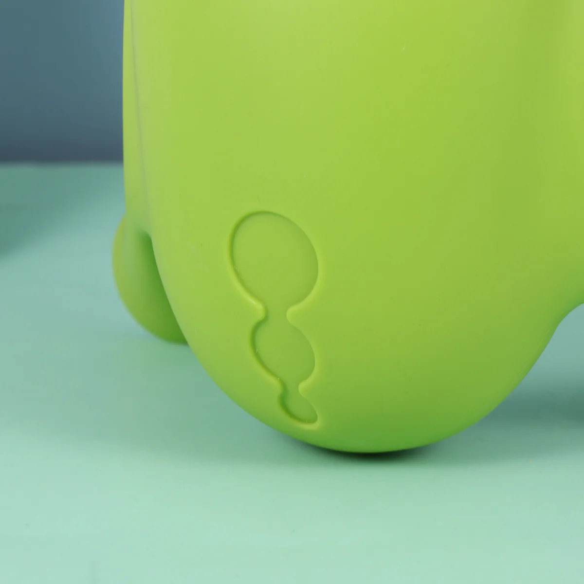 1Pcs Wall Mounted Succulent Plant Pot Creative Simple Style Plastic Flower Pot Desktop Planter Flower Pots for Indoor
1Pcs Wall Mounted Succulent Plant Pot Creative Simple Style Plastic Flower Pot Desktop Planter Flower Pots for Indoor