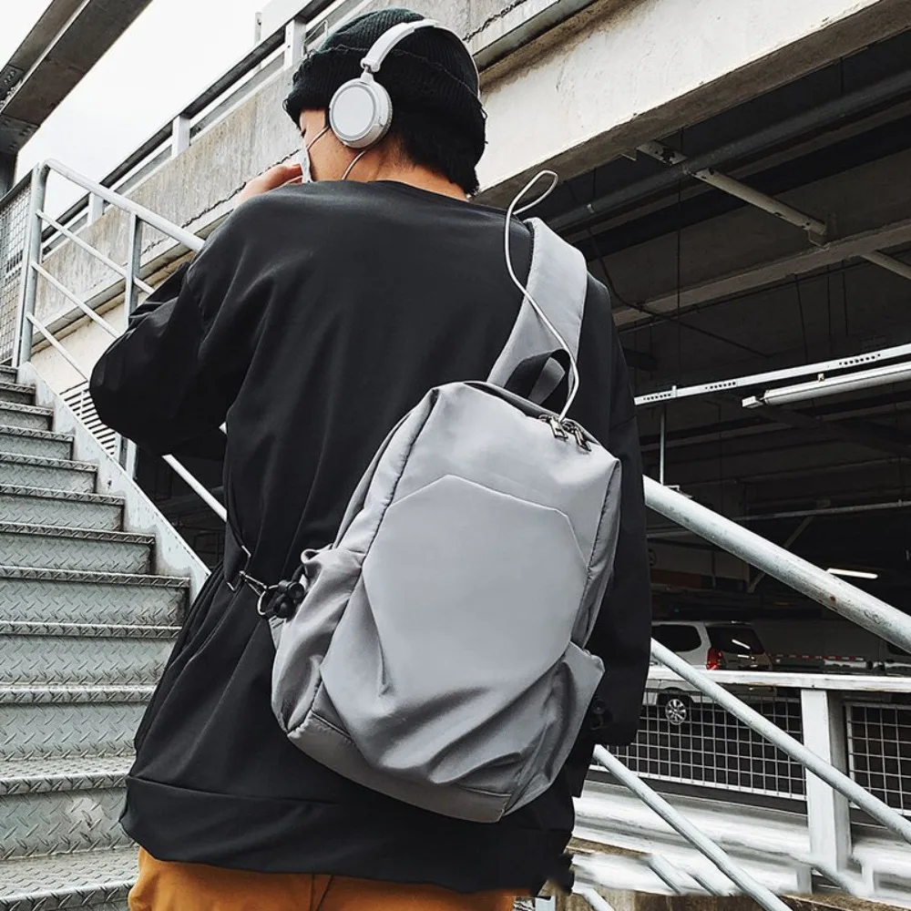 Oxford Crossbody Bag New Zippered Large Capacity Fashion Chest Bag with Headphone Jack Waterproof Shoulder Bag Men/Women
Oxford Crossbody Bag New Zippered Large Capacity Fashion Chest Bag with Headphone Jack Waterproof Shoulder Bag Men/Women