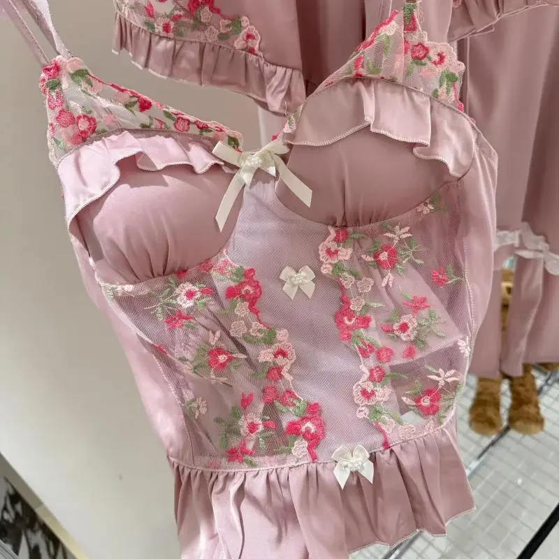 Ice Silk Sleepwear Hollow Out Home Clothes Mesh Lace Embroider Floral Nightwear Princess Sweet Pijama Mujer Trousers Suit
Ice Silk Sleepwear Hollow Out Home Clothes Mesh Lace Embroider Floral Nightwear Princess Sweet Pijama Mujer Trousers Suit