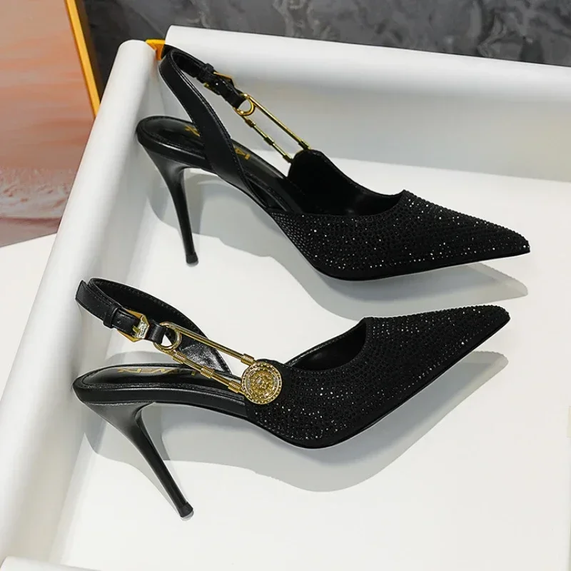 Designer Luxury Pointed High Heels Rhinestone Party Dress Sandals Women 2024 Fashion Elegant Sexy Office Gladiator Women Pumps
Designer Luxury Pointed High Heels Rhinestone Party Dress Sandals Women 2024 Fashion Elegant Sexy Office Gladiator Women Pumps