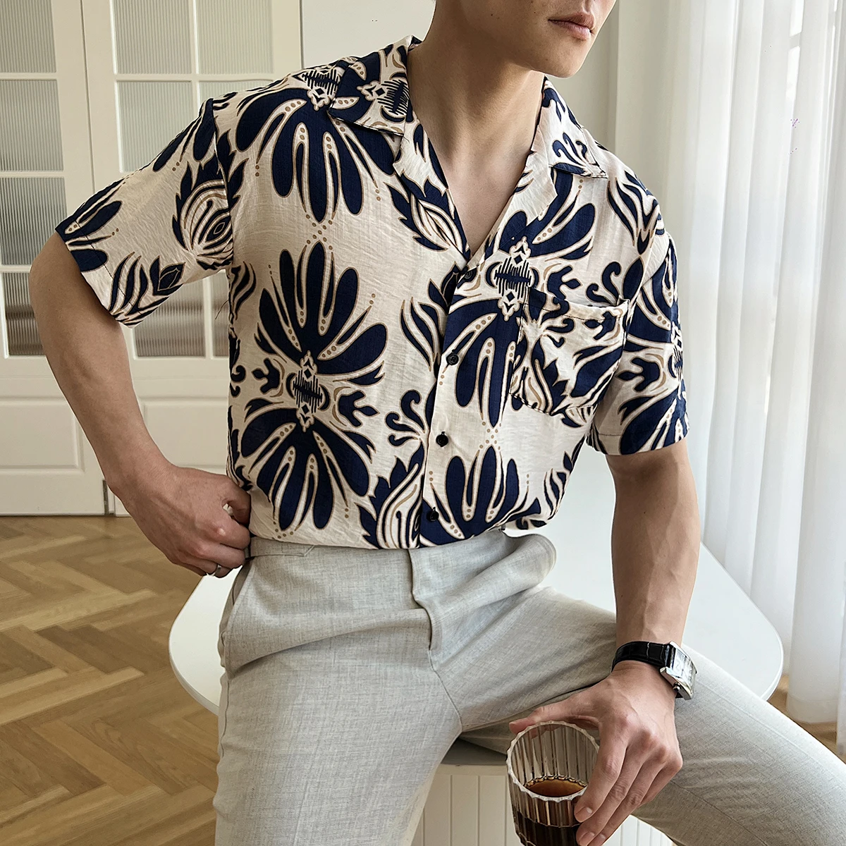 Men's Cuban Collar Tropical Shirt - Wrinkle-Free Loose Short Sleeve with Bold Floral Contrast Vacation-Ready Casual Elegance
Men's Cuban Collar Tropical Shirt - Wrinkle-Free Loose Short Sleeve with Bold Floral Contrast Vacation-Ready Casual Elegance