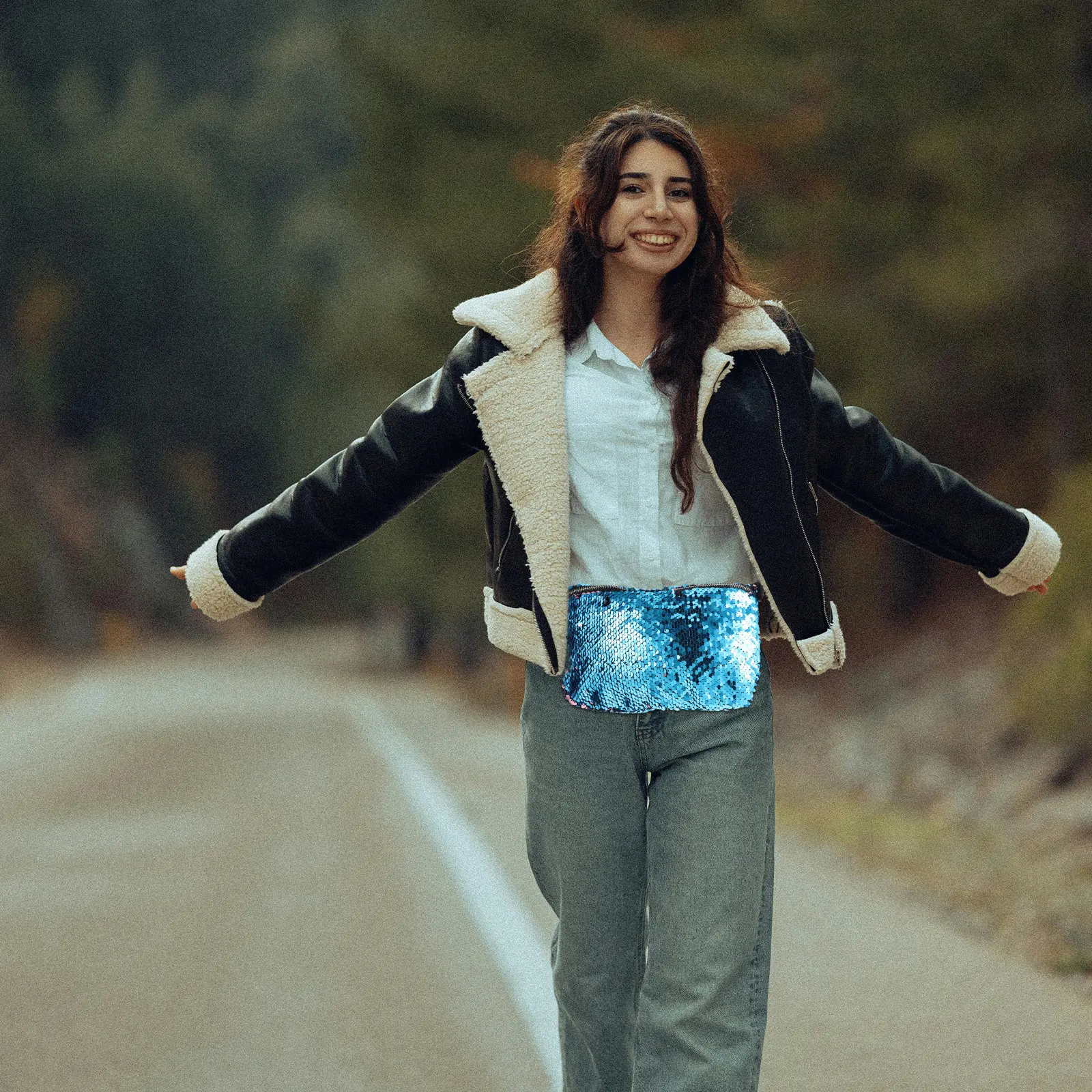 Двухцветная поясная сумка с пайетками, сине-розовая, стильная, прочная, для активного отдыха, женская, легкая, с регулируемым ремнем
Двухцветная поясная сумка с пайетками, сине-розовая, стильная, прочная, для активного отдыха, женская, легкая, с регулируемым ремнем