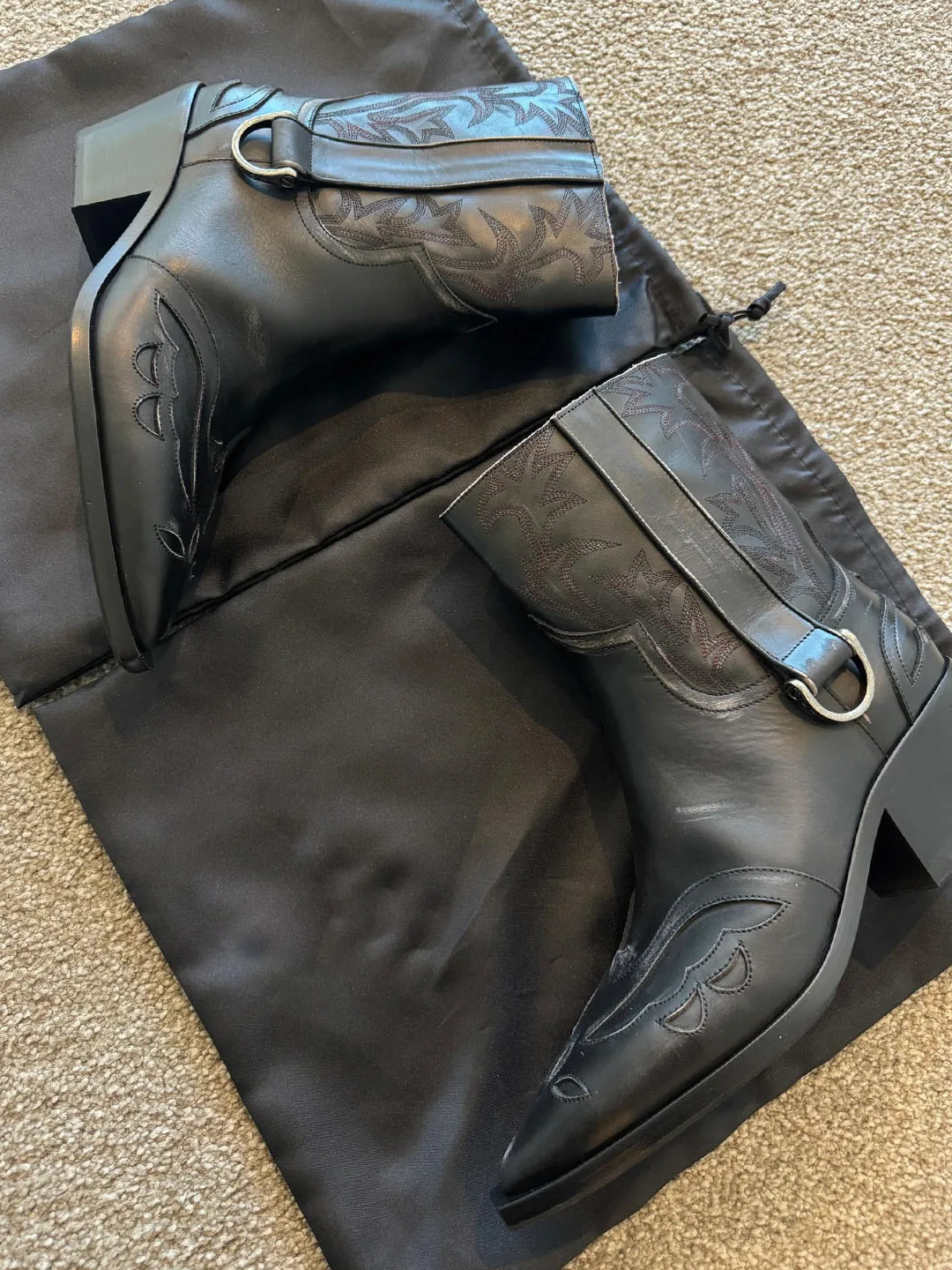 Men's Genuine Leather Western Boots Pointed Toe Embroidered Short Retro Comfortable Vintage Style Fashionable Cowboy Boots
Men's Genuine Leather Western Boots Pointed Toe Embroidered Short Retro Comfortable Vintage Style Fashionable Cowboy Boots