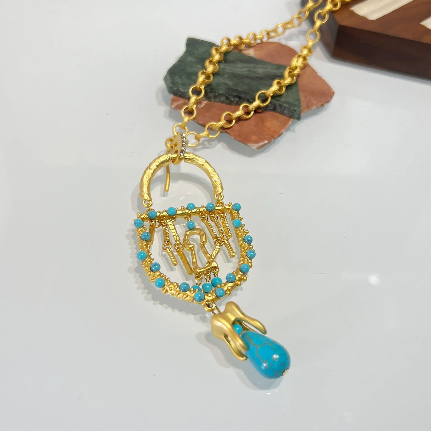 Luxury Designer Turquoise Jewelry Set 18K Gold Filled Teardrop Turquoise Chunky Pendant Stud Earrings Art Deco Chain Necklaces
Luxury Designer Turquoise Jewelry Set 18K Gold Filled Teardrop Turquoise Chunky Pendant Stud Earrings Art Deco Chain Necklaces