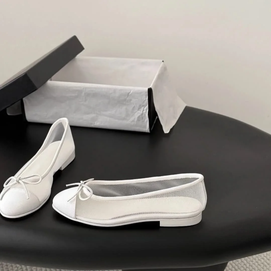 New hot Summer New Style Flat Ballet Shoes with Breathable Mesh Upper, Classic Two-Color Design, Slender Toe Single Shoes
New hot Summer New Style Flat Ballet Shoes with Breathable Mesh Upper, Classic Two-Color Design, Slender Toe Single Shoes