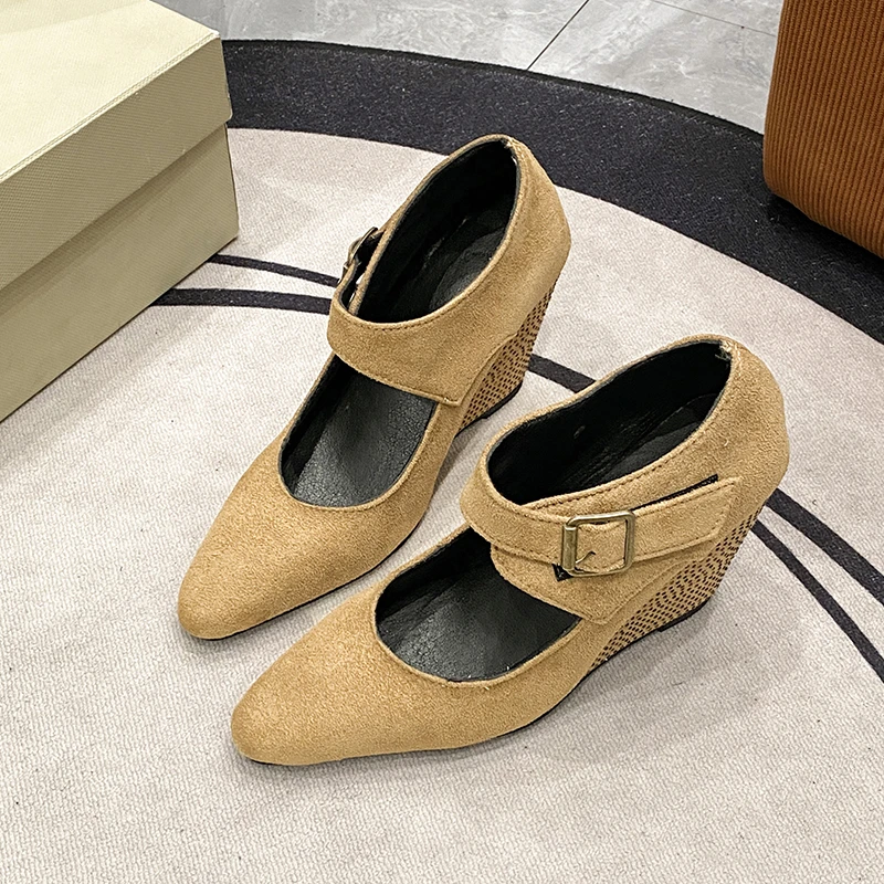 Французские винтажные женские туфли из бархата с одинарной пряжкой, на квадратном каблуке, универсальные
Французские винтажные женские туфли из бархата с одинарной пряжкой, на квадратном каблуке, универсальные