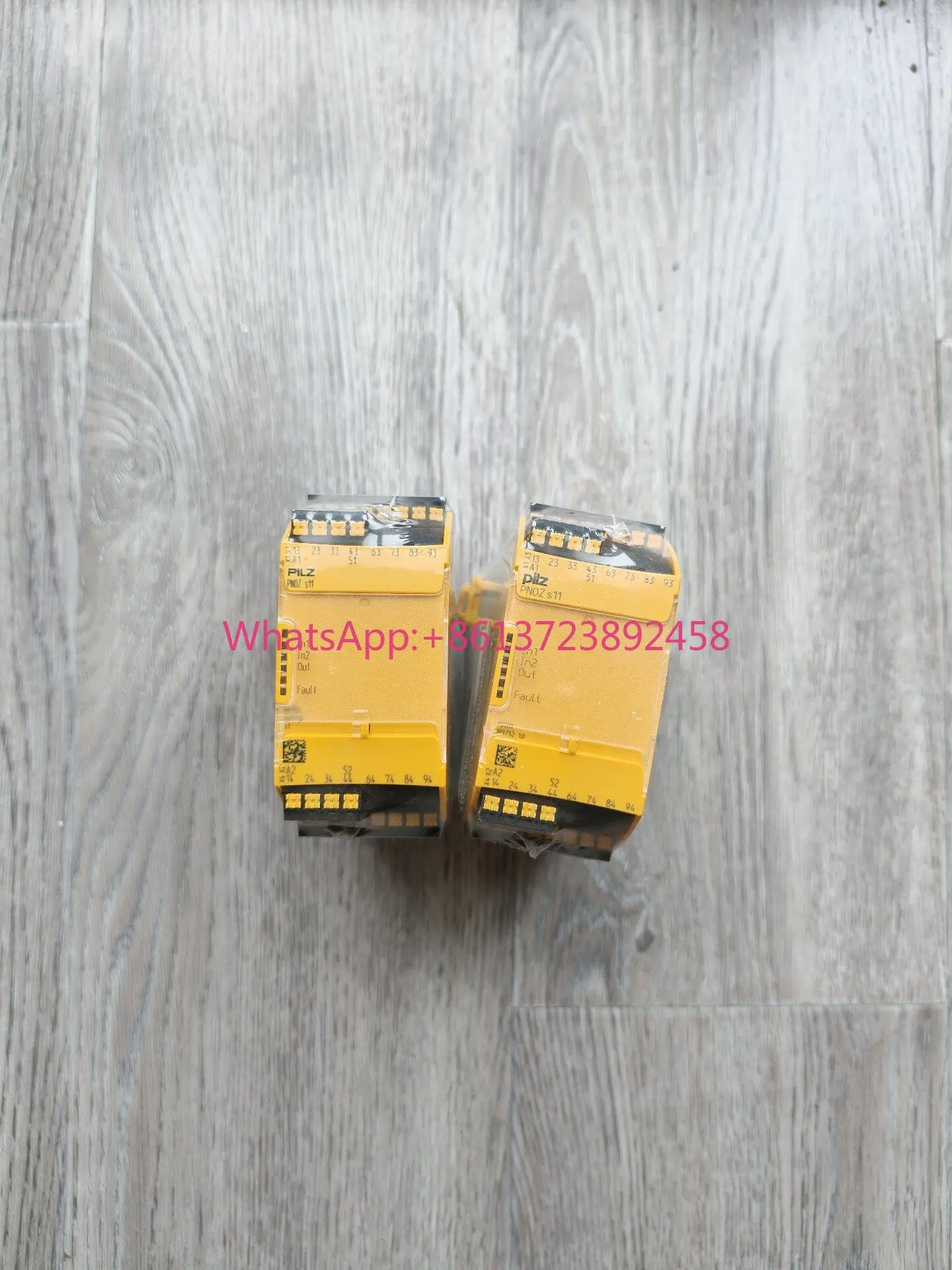 PNOZ S11 C 751111 Pilz new original safety relay,
PNOZ S11 C 751111 Pilz new original safety relay,