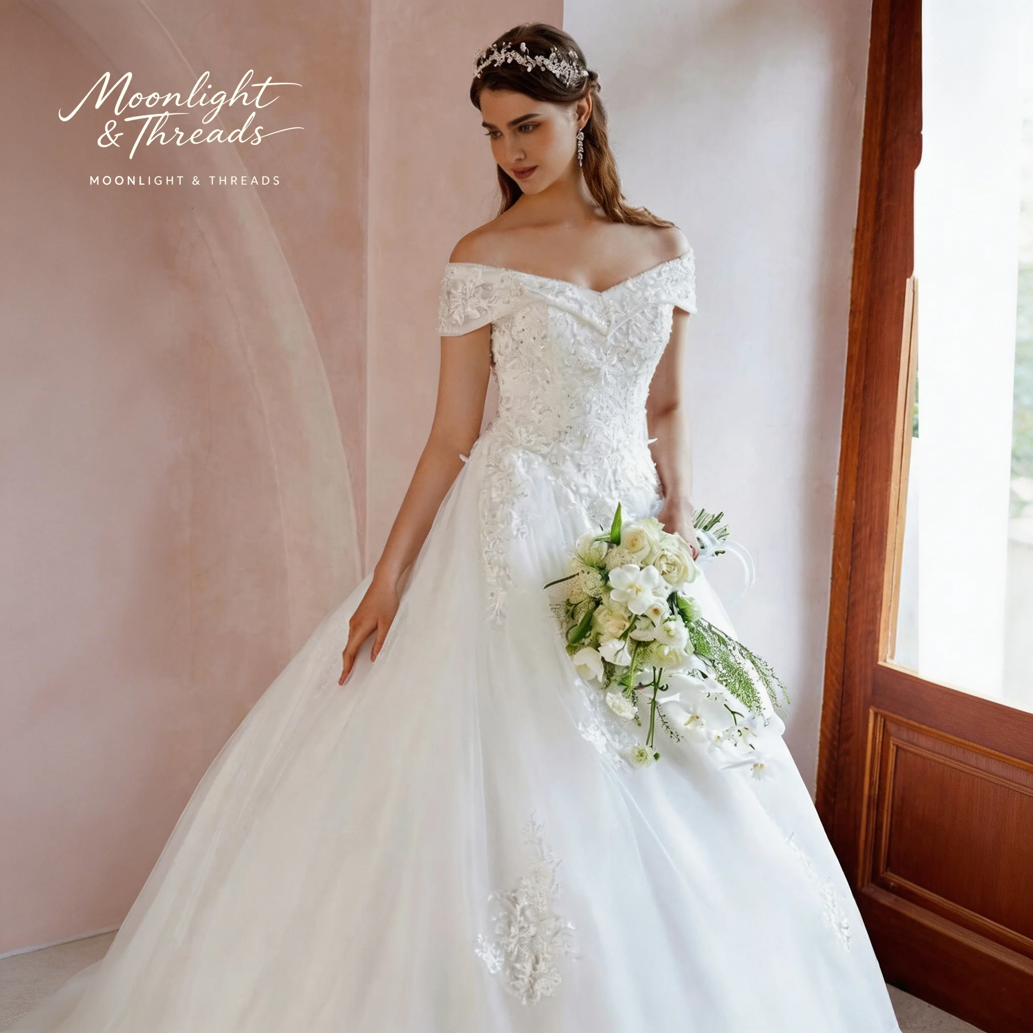 White off-the-shoulder strapless ball gown with exquisite embroidery a floor-length formal wedding dress
White off-the-shoulder strapless ball gown with exquisite embroidery a floor-length formal wedding dress