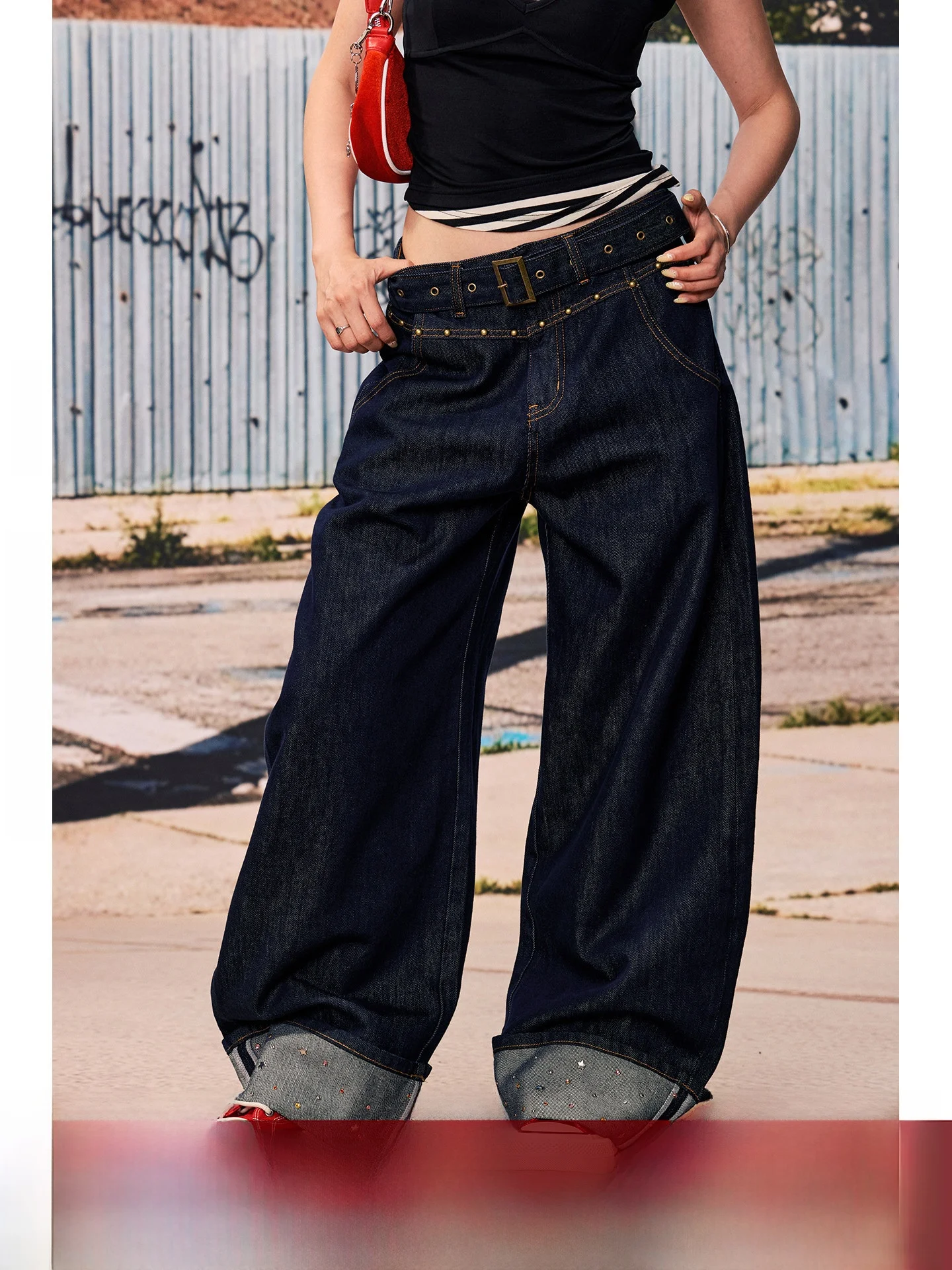 BeerBro Cool Spicy Paradise Classic Design Skin-friendly Casual Jeans Rhinestone Original Cowhide Denim Straight Leg Low Waist
BeerBro Cool Spicy Paradise Classic Design Skin-friendly Casual Jeans Rhinestone Original Cowhide Denim Straight Leg Low Waist
