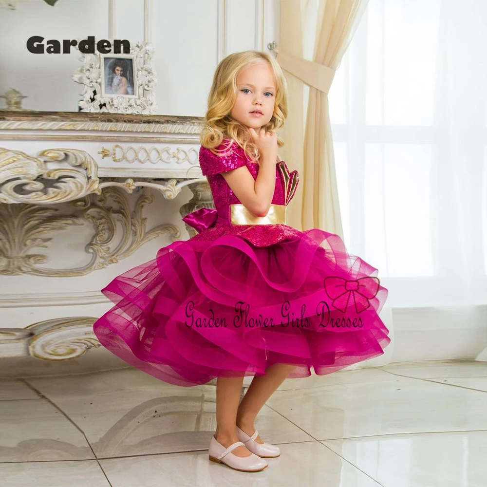 Fashion Pink Flower Girls Dresses with Sequined New Summer 2025 New Knee Length Short Sleeve Christmas Gowns Tiered زهرة فتاة ال
Fashion Pink Flower Girls Dresses with Sequined New Summer 2025 New Knee Length Short Sleeve Christmas Gowns Tiered زهرة فتاة ال