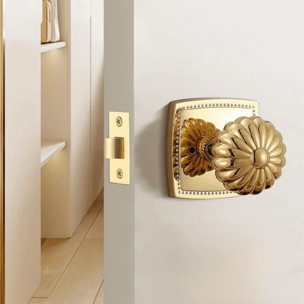 Modern Zinc Alloy Invisible Door Lock Single Tongue Magnetic Pumpkin Silent Lock Pumpkin Shape Brass Spherical Lock Indoor 
Modern Zinc Alloy Invisible Door Lock Single Tongue Magnetic Pumpkin Silent Lock Pumpkin Shape Brass Spherical Lock Indoor