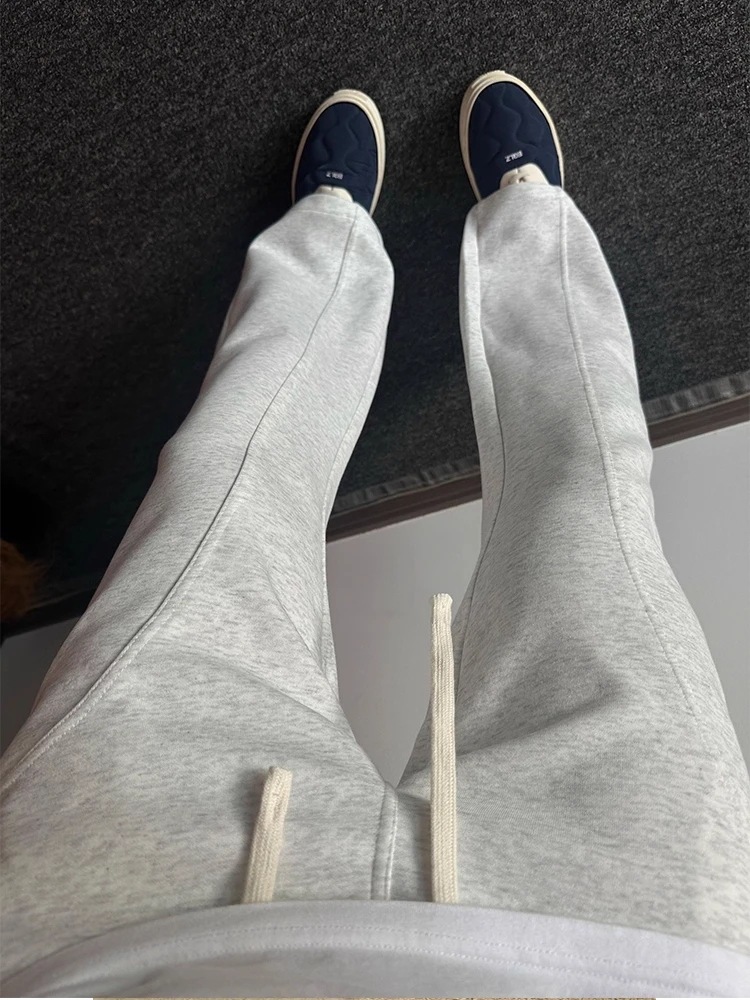 Американские спортивные спортивные штаны с изогнутыми лезвиями, мужские тяжелые осенние повседневные брюки, драпированные тонкие прямые брюки с высокой талией
Американские спортивные спортивные штаны с изогнутыми лезвиями, мужские тяжелые осенние повседневные брюки, драпированные тонкие прямые брюки с высокой талией