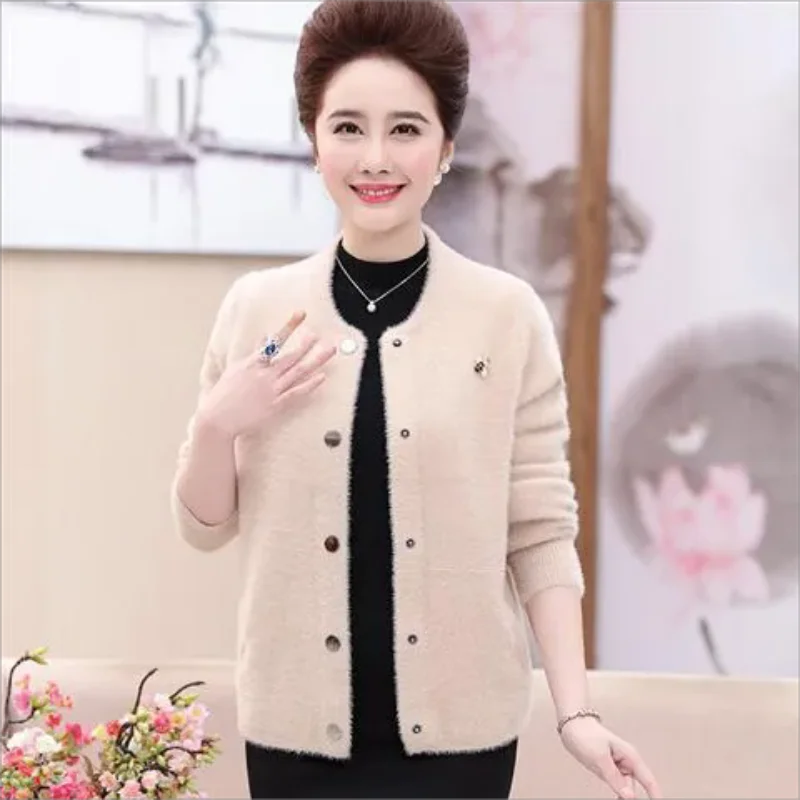 2024 Women Autumn Winter Round Neck Imitation Mink Velvet Coat Cardigan Jacket Short Loose Long Sleeve Outerwear
2024 Women Autumn Winter Round Neck Imitation Mink Velvet Coat Cardigan Jacket Short Loose Long Sleeve Outerwear