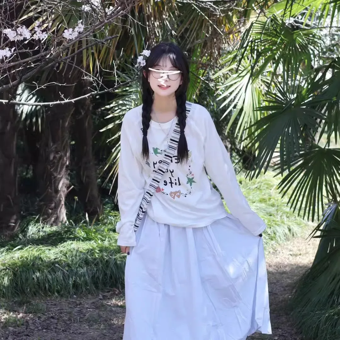 Long Sleeve T-Shirts Womens Korean Lace Floral Relaxed Fit Comfortable Winter Elegant Feminine Youthful Chic Daily Streetwear
Long Sleeve T-Shirts Womens Korean Lace Floral Relaxed Fit Comfortable Winter Elegant Feminine Youthful Chic Daily Streetwear