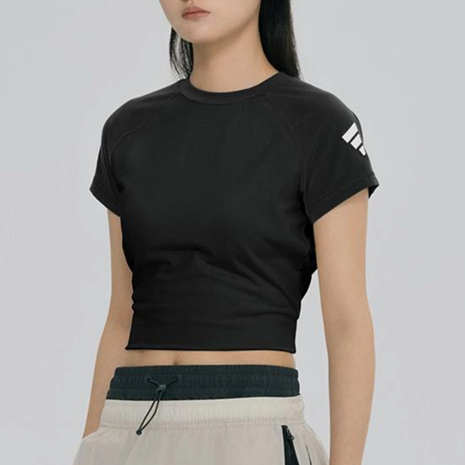 Оригинальные летние женские спортивные футболки Adidas с короткими рукавами для повседневного использования KC3770
Оригинальные летние женские спортивные футболки Adidas с короткими рукавами для повседневного использования KC3770