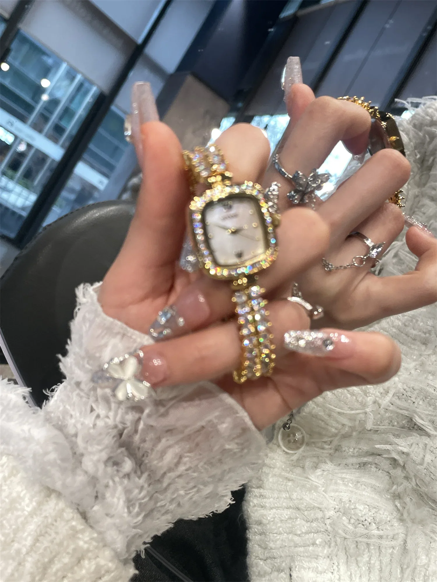 Xiaojinsui watch women's light luxury niche women's 2024 popular mermaid women's watch mechanical wheat ear waterproof watch
Xiaojinsui watch women's light luxury niche women's 2024 popular mermaid women's watch mechanical wheat ear waterproof watch
