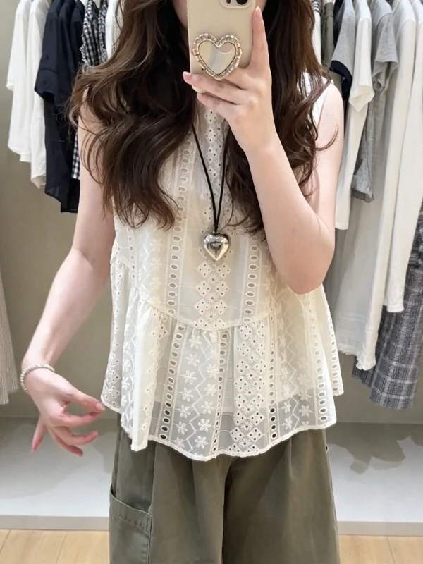 French Style Embroidered Hollow out Loose Sleeveless Shirt Women Summer New Sweet Youthful Top Breathable Cotton Polyester
French Style Embroidered Hollow out Loose Sleeveless Shirt Women Summer New Sweet Youthful Top Breathable Cotton Polyester