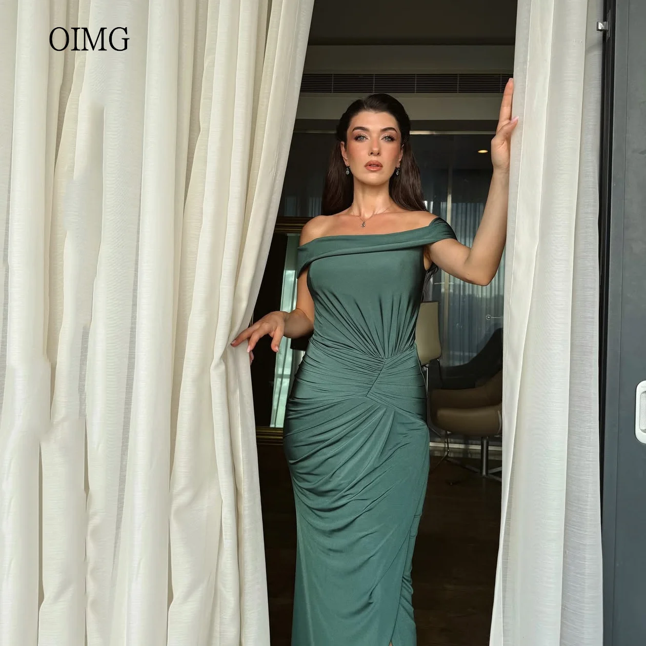 OIMG воздушно-зеленое атласное платье русалки для выпускного вечера с открытыми плечами, плиссированное вечернее платье длиной до пола, вечернее платье по индивидуальному заказу
OIMG воздушно-зеленое атласное платье русалки для выпускного вечера с открытыми плечами, плиссированное вечернее платье длиной до пола, вечернее платье по индивидуальному заказу