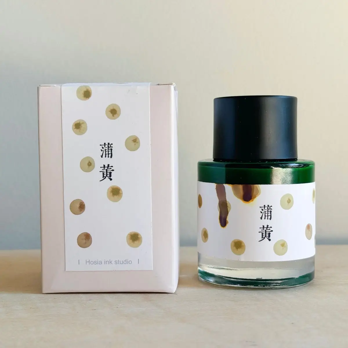 Чернила Hosia Ink Studio, узорлистовый катушка, градиентные хроматографические чернила, чернила с высокой затенением, 30 мл
Чернила Hosia Ink Studio, узорлистовый катушка, градиентные хроматографические чернила, чернила с высокой затенением, 30 мл