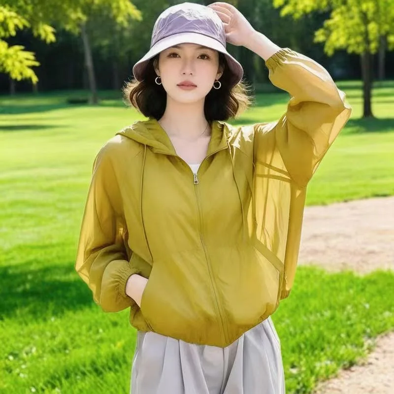 Women's plus Size Summer New Light Weighted Sun Protection Shirt Outerwear Loose Fit Long Sleeve Zipper Closure Casual Coat
Women's plus Size Summer New Light Weighted Sun Protection Shirt Outerwear Loose Fit Long Sleeve Zipper Closure Casual Coat