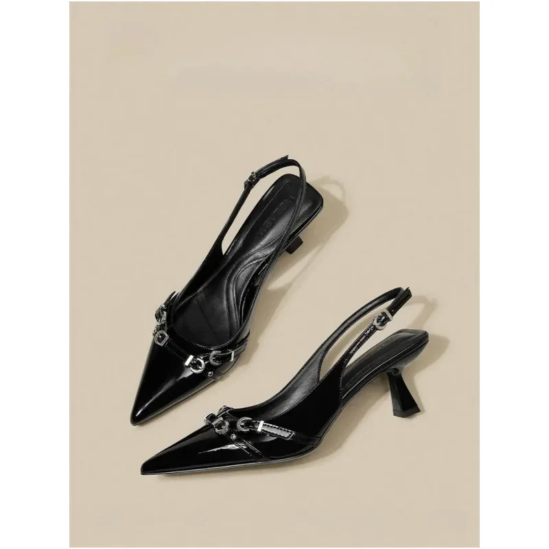 Black patent leather pointed heel high-heeled single shoes for women in spring 2025
Black patent leather pointed heel high-heeled single shoes for women in spring 2025