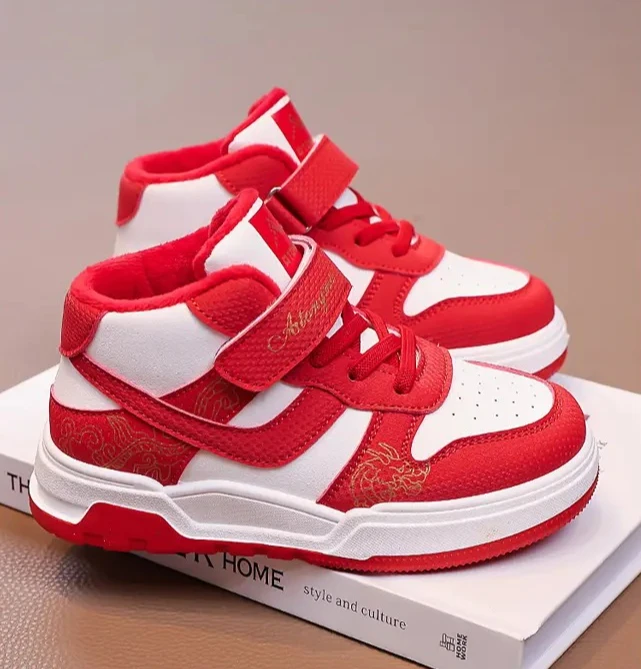 Children's Sports Shoes Low-Top Soft Bottom Color Blocking Board Shoes Boys and Girls Fashionable Hundred Non-slip Casual Shoes
Children's Sports Shoes Low-Top Soft Bottom Color Blocking Board Shoes Boys and Girls Fashionable Hundred Non-slip Casual Shoes