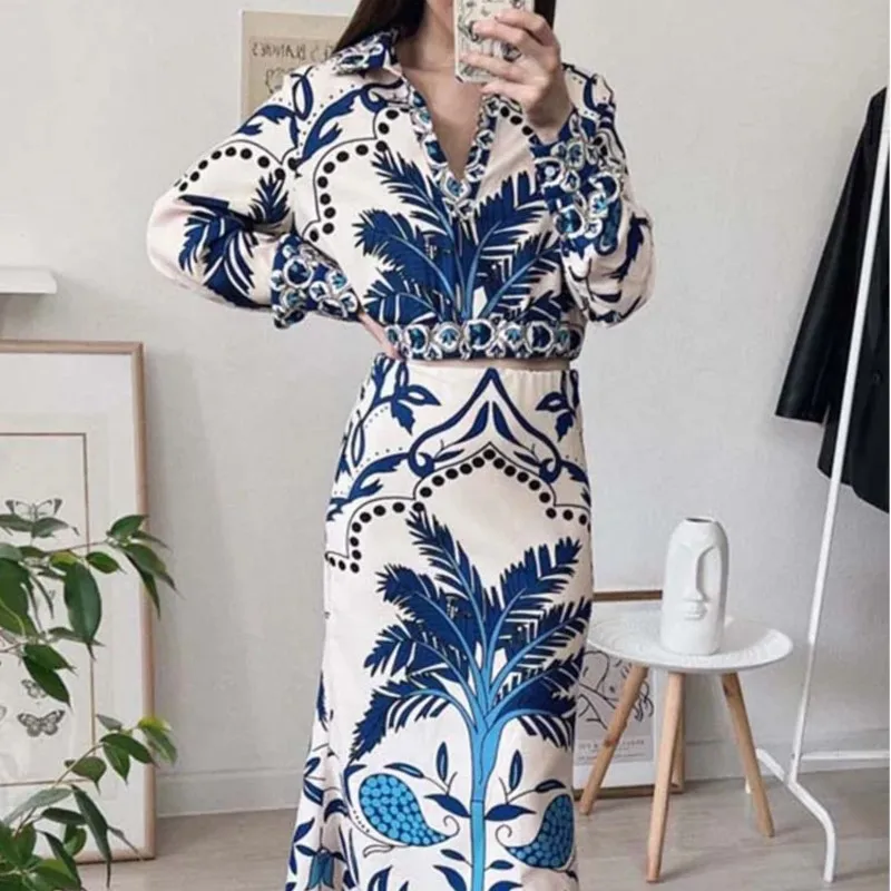 Elegant Women Long Sleeved V-neck Retro Print Skirts Set 2 Pieces Suit Female Vintage Blouses +High Waist Skirt Set Fashion Set
Elegant Women Long Sleeved V-neck Retro Print Skirts Set 2 Pieces Suit Female Vintage Blouses +High Waist Skirt Set Fashion Set
