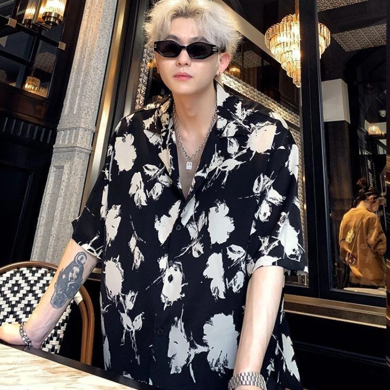 Men's Summer Cuban Collar Floral Shirt French Style Ice Silk Short Sleeve Beach Tops Streetwear Loose Fit Casual Blouse
Men's Summer Cuban Collar Floral Shirt French Style Ice Silk Short Sleeve Beach Tops Streetwear Loose Fit Casual Blouse