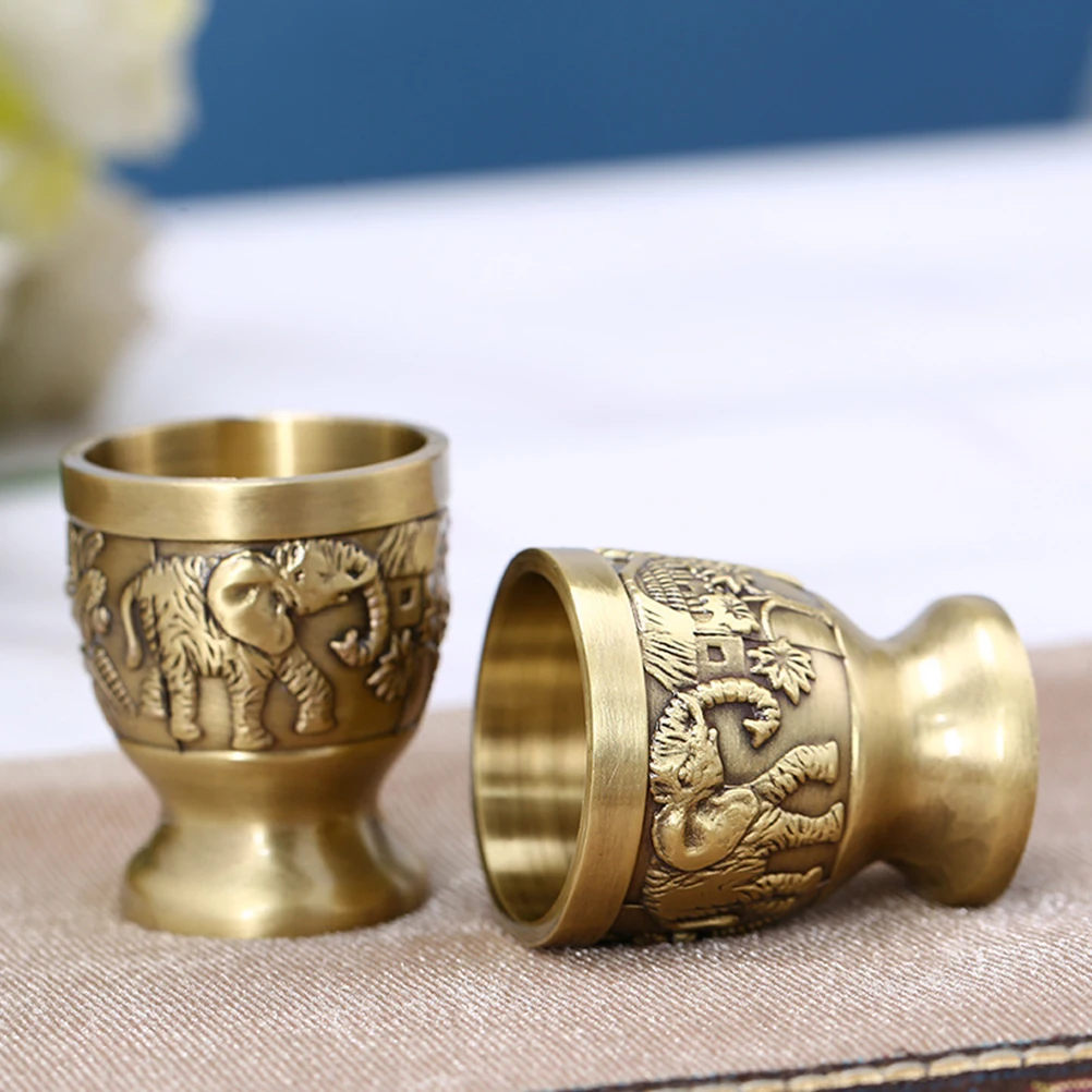1pc Retro Divider Zinc Alloy Small Goblet Engraving Cup Multi Functional Daily Use Suitable KTV Bars Family Parties Offices
1pc Retro Divider Zinc Alloy Small Goblet Engraving Cup Multi Functional Daily Use Suitable KTV Bars Family Parties Offices