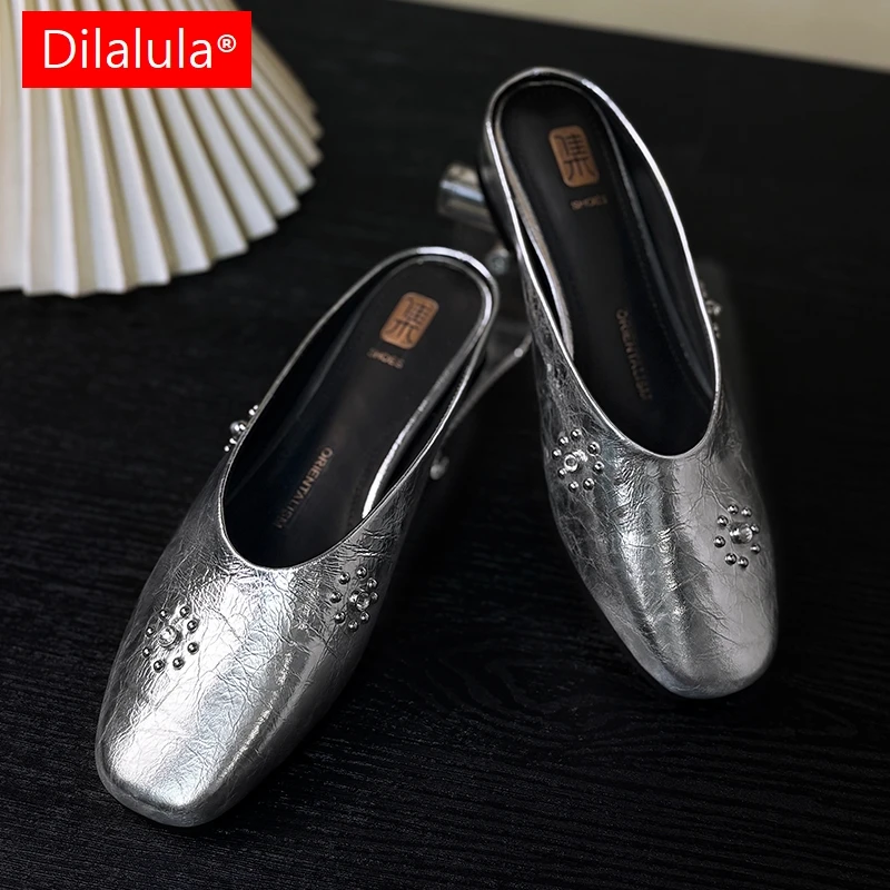 Dilalula 2025 новейшие женские сабо из натуральной коровьей кожи с квадратным носком на среднем увеличенном каблуке, женские летние тапочки для отдыха с заклепками 
Dilalula 2025 новейшие женские сабо из натуральной коровьей кожи с квадратным носком на среднем увеличенном каблуке, женские летние тапочки для отдыха с заклепками