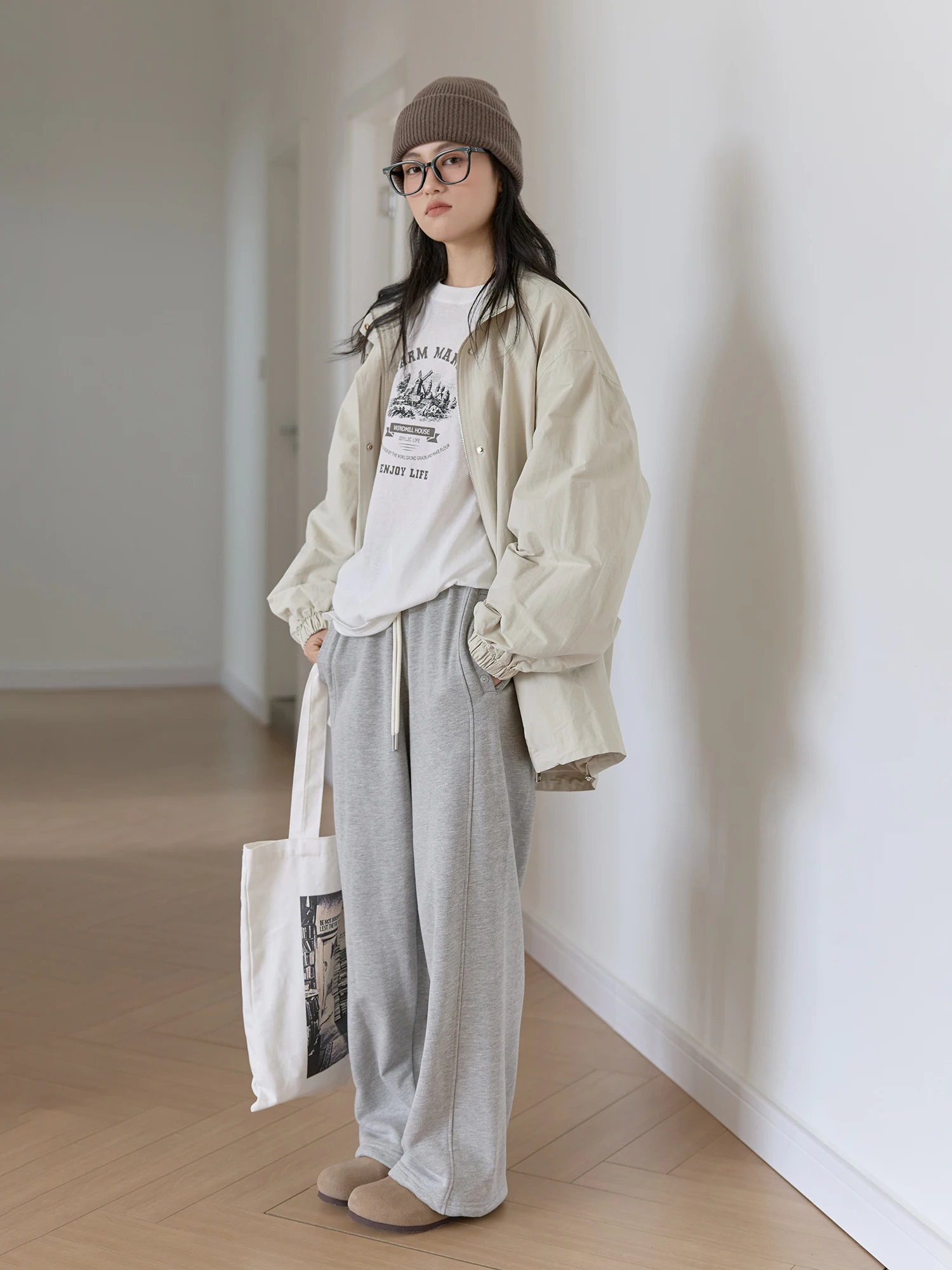 Casual Oversize Stand Collar Patchwork Design Workwear Jaet Women's Loose Fit Autumn Coat Casual Sle Windbreaker
Casual Oversize Stand Collar Patchwork Design Workwear Jaet Women's Loose Fit Autumn Coat Casual Sle Windbreaker