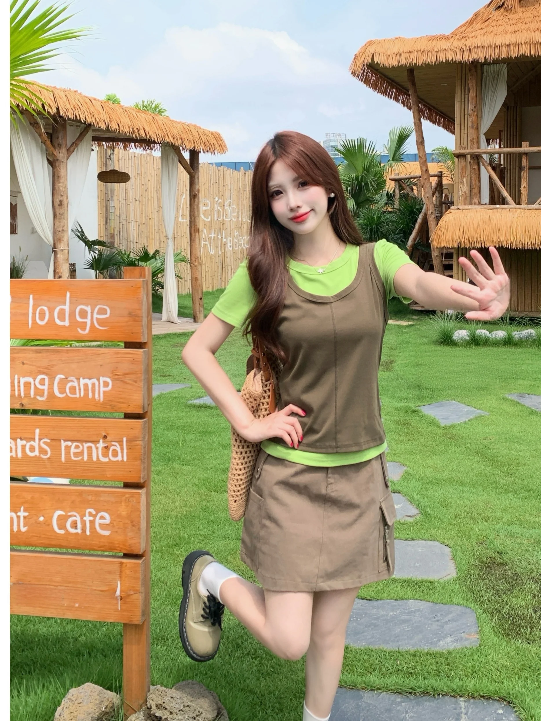 plus Size Women's Summer Short Sleeve T-Shirt And A-Line Skirt Set High Waist Layered Style Korean Version Fashion Ensemble
plus Size Women's Summer Short Sleeve T-Shirt And A-Line Skirt Set High Waist Layered Style Korean Version Fashion Ensemble