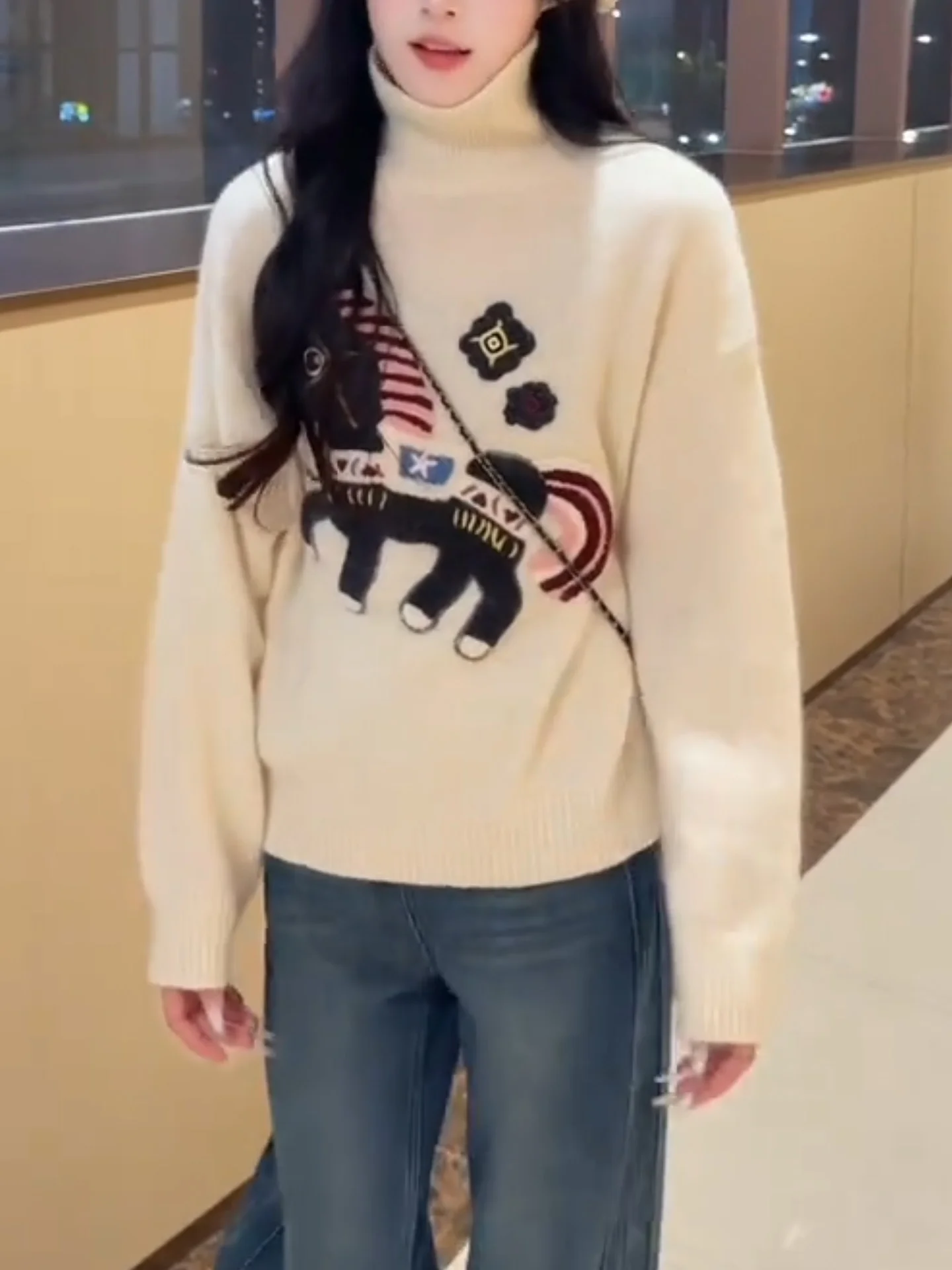 Цвет мокасины Lazy Sle, вязаный свитер с высоким воротником, женский милый свободный свитер с мультяшной вышивкой, теплая основа irt
Цвет мокасины Lazy Sle, вязаный свитер с высоким воротником, женский милый свободный свитер с мультяшной вышивкой, теплая основа irt