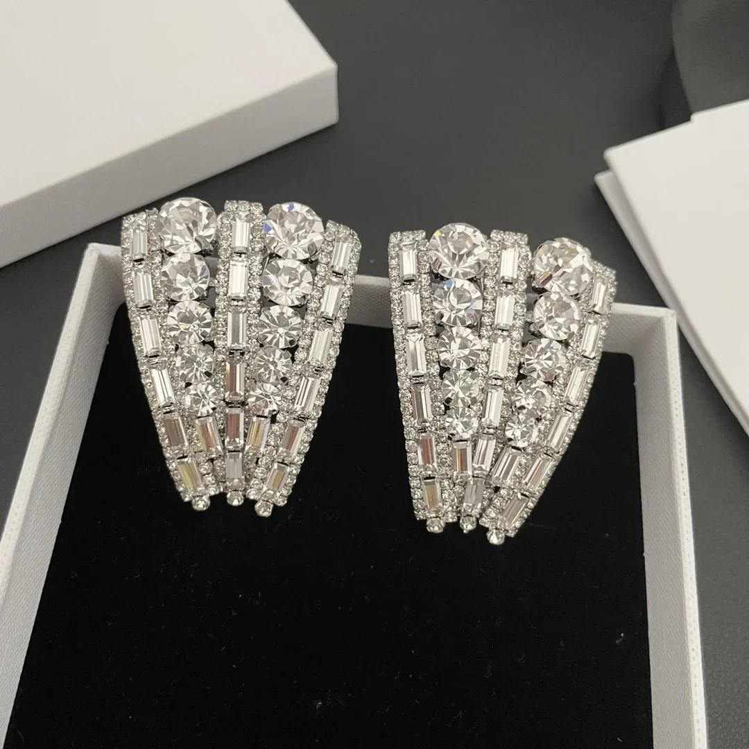Fashion Europe Designer Geometric Full Diamond Crystal Ear Clip Woman Top Quality Jewelry Trend
Fashion Europe Designer Geometric Full Diamond Crystal Ear Clip Woman Top Quality Jewelry Trend