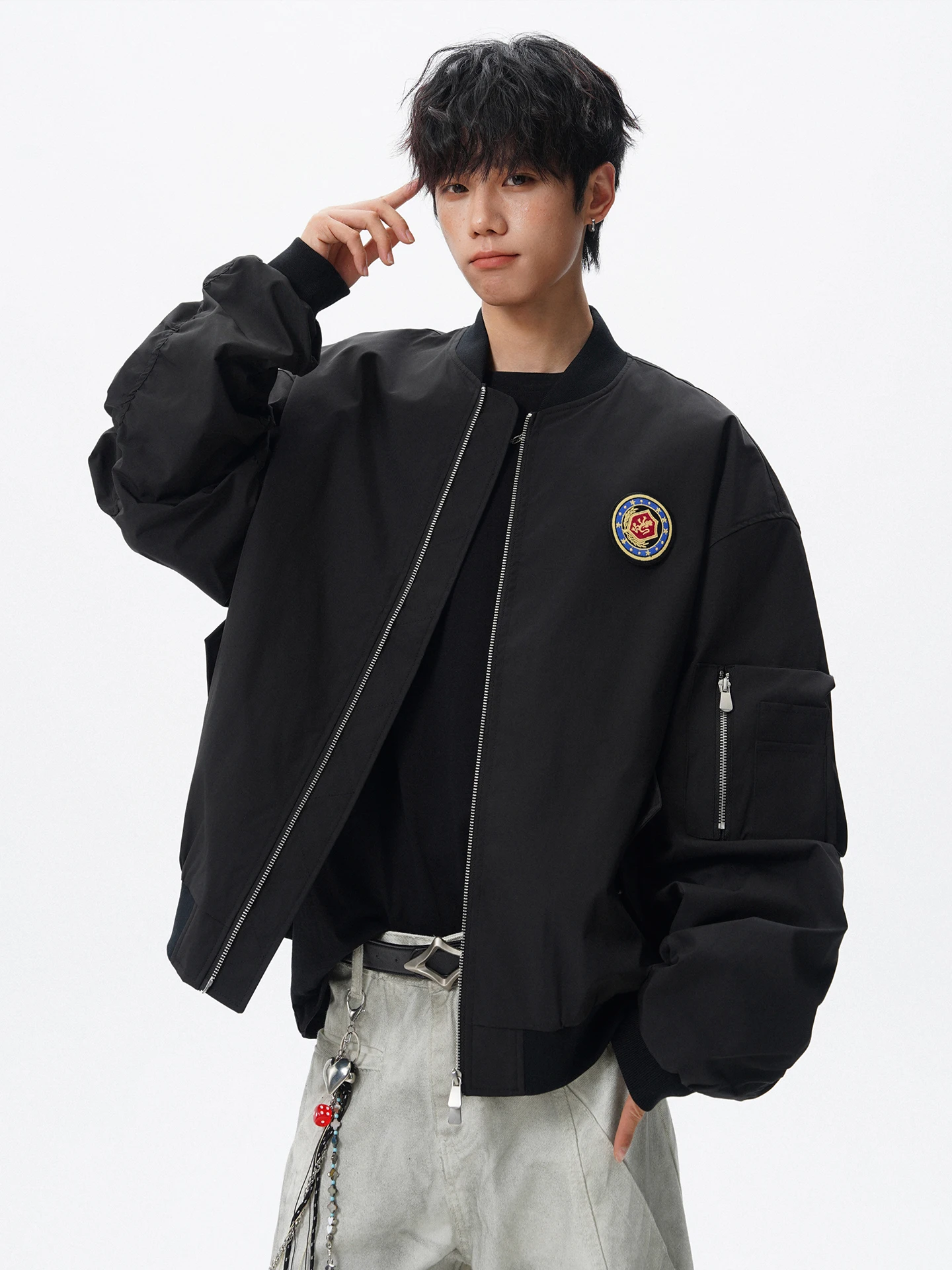 Мужская осенняя спортивная куртка-бомбер American Sle Pilot Bae ort 2025 года, новая, свободного кроя, из полиэфирного волокна, на молнии
Мужская осенняя спортивная куртка-бомбер American Sle Pilot Bae ort 2025 года, новая, свободного кроя, из полиэфирного волокна, на молнии