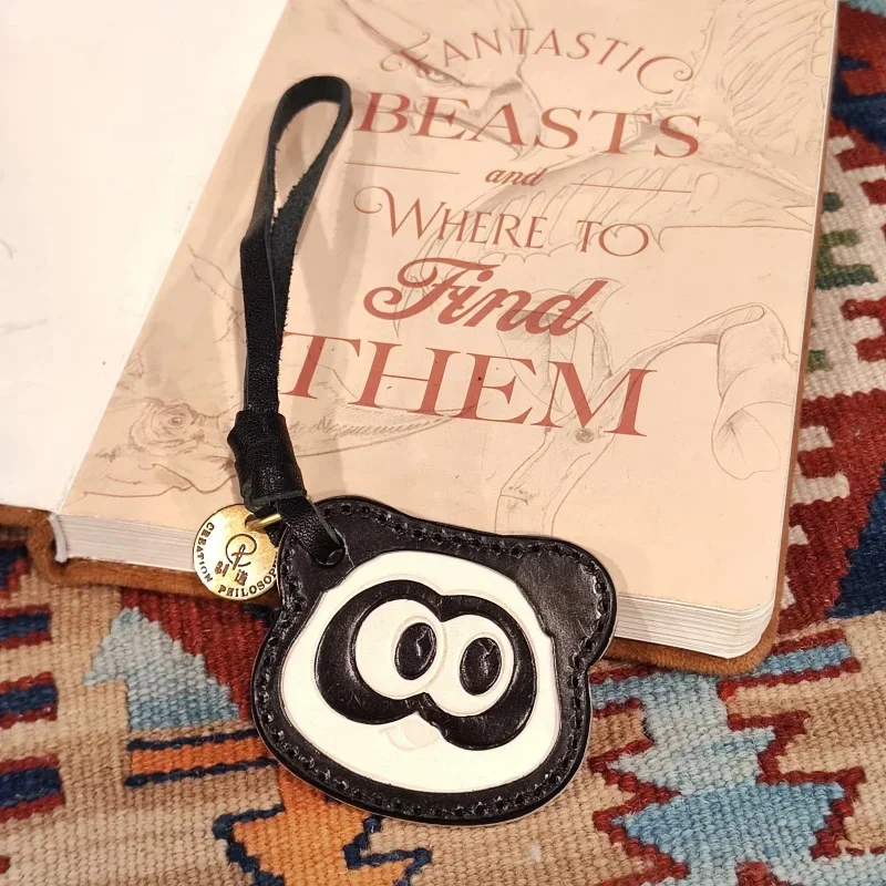Handmade Leather Panda Pendant Decoration Bag Vegetable Tanned Leather Exquisite Cute
Handmade Leather Panda Pendant Decoration Bag Vegetable Tanned Leather Exquisite Cute