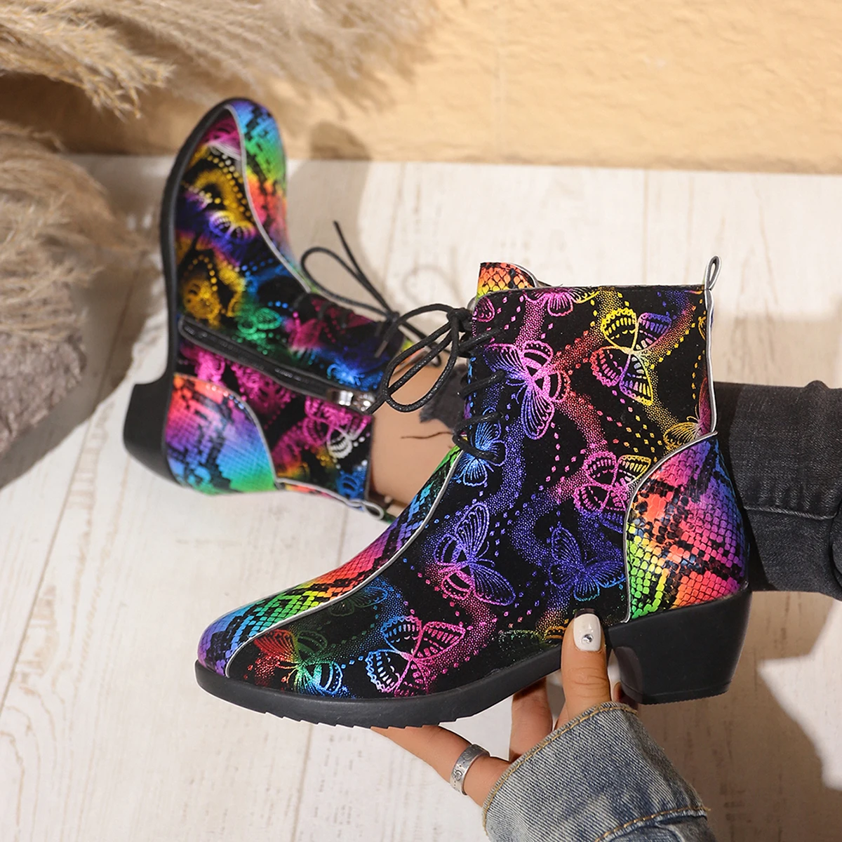 Женская обувь, ботильоны, новая роскошная осенне-зимняя обувь в стиле рок-панк, ботильоны на массивном каблуке, женские сексуальные трендовые новинки с узлом-бабочкой 
Женская обувь, ботильоны, новая роскошная осенне-зимняя обувь в стиле рок-панк, ботильоны на массивном каблуке, женские сексуальные трендовые новинки с узлом-бабочкой