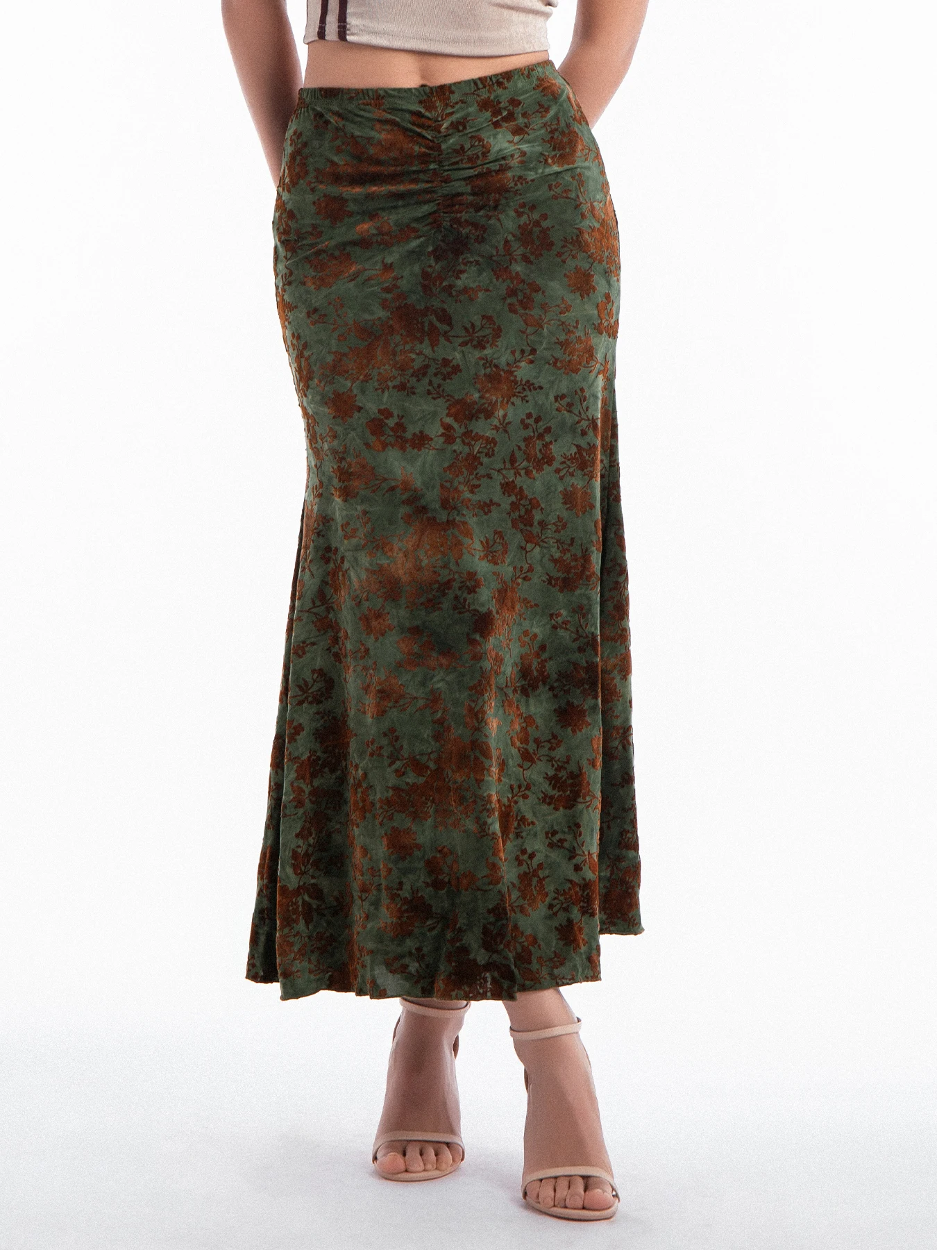 Spring Summer Elegant Knitted Flower Velvet Tailored Skirt for Women Elastic Pleated Waist Vintage Slim Fit Skirt Female Outfit
Spring Summer Elegant Knitted Flower Velvet Tailored Skirt for Women Elastic Pleated Waist Vintage Slim Fit Skirt Female Outfit