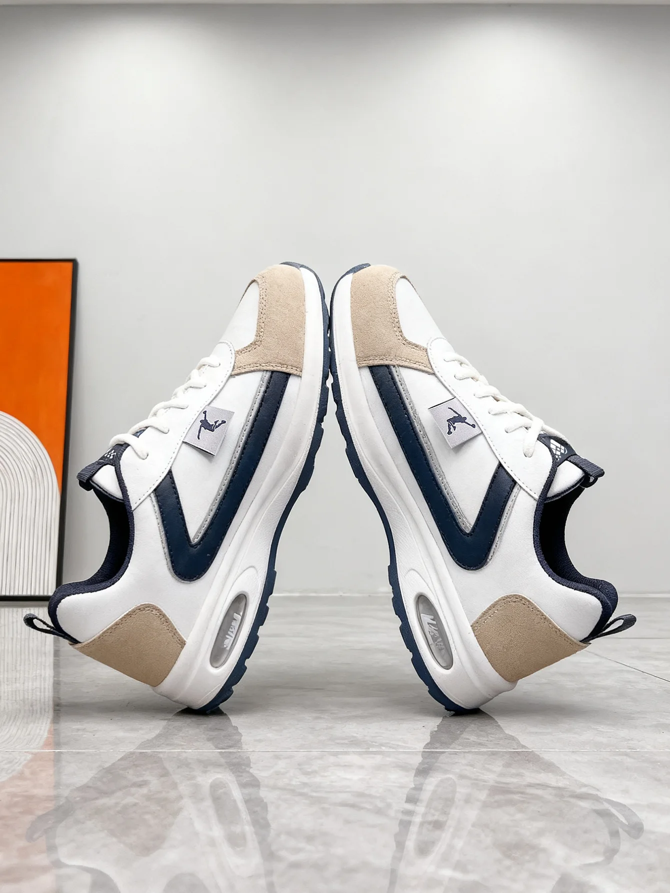Men's White Lightweight Casual Sports Shoes Comfortable Leather Upper Lace-Up Versatile Elastic Sole for Everyday Wear
Men's White Lightweight Casual Sports Shoes Comfortable Leather Upper Lace-Up Versatile Elastic Sole for Everyday Wear