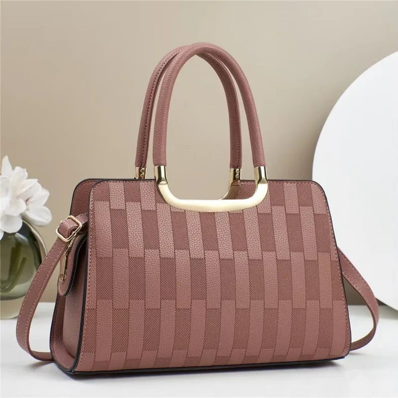 Chic Trendy Women's Luxury Look Tote Bag - 3-in-1 Shoulder/Crossbody/Top-Handle with Spacious Interior
Chic Trendy Women's Luxury Look Tote Bag - 3-in-1 Shoulder/Crossbody/Top-Handle with Spacious Interior