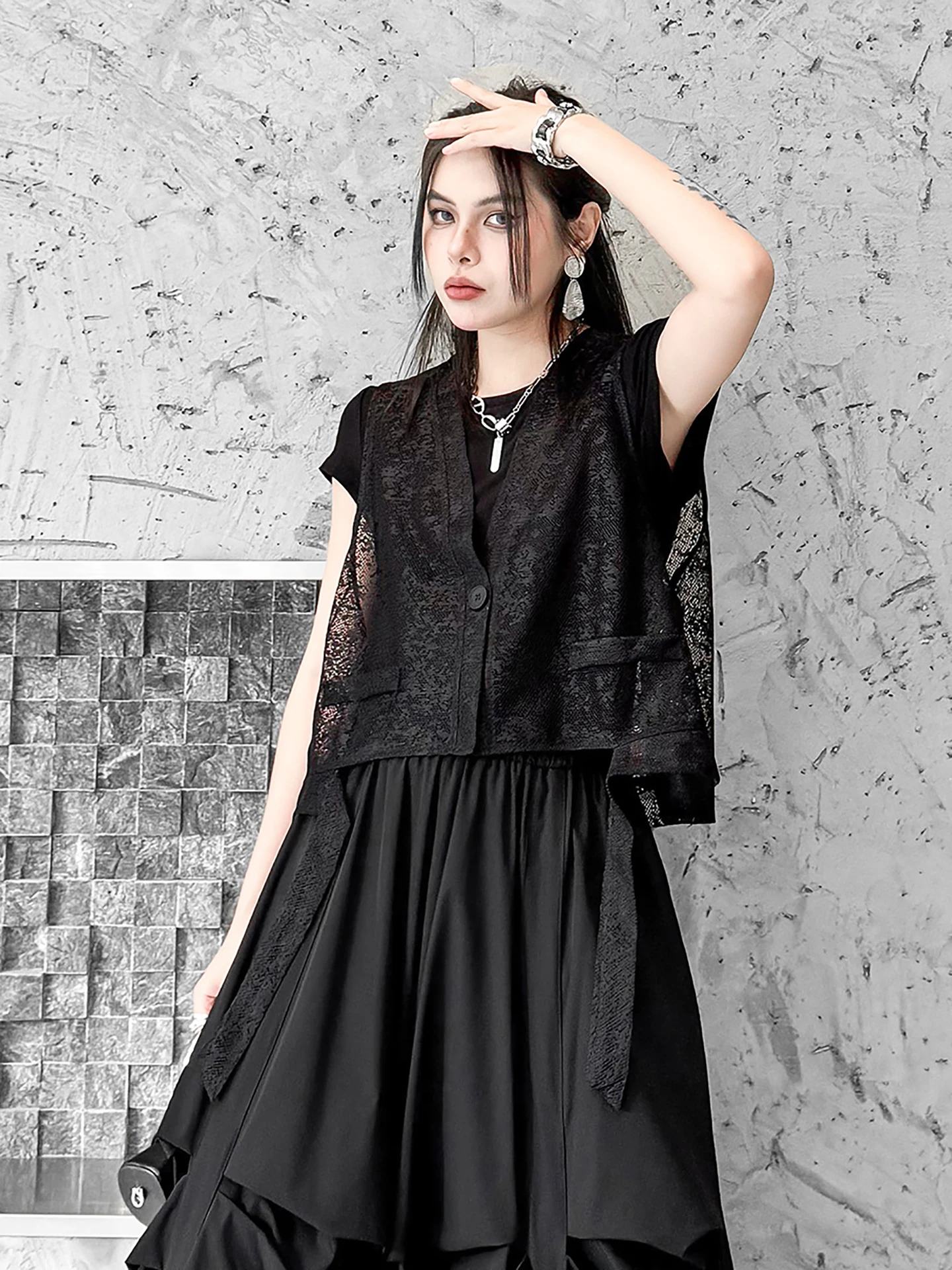 Short V-Neck Mesh Jacket Women's Outerwear Casual Breathable Summer Fashion Asymmetrical Design Girl's Cardigan Top
Short V-Neck Mesh Jacket Women's Outerwear Casual Breathable Summer Fashion Asymmetrical Design Girl's Cardigan Top